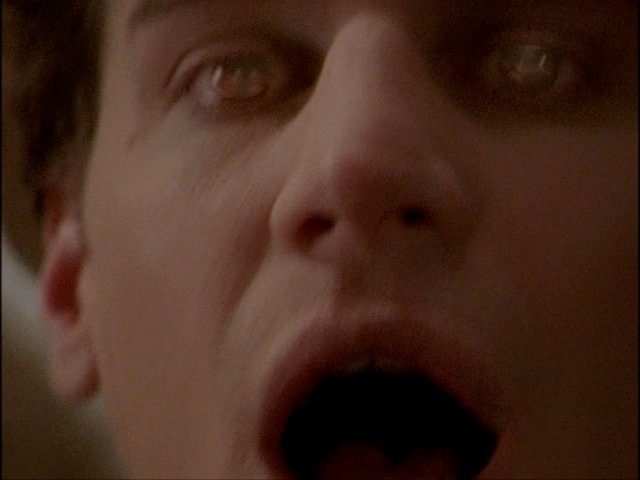 #989